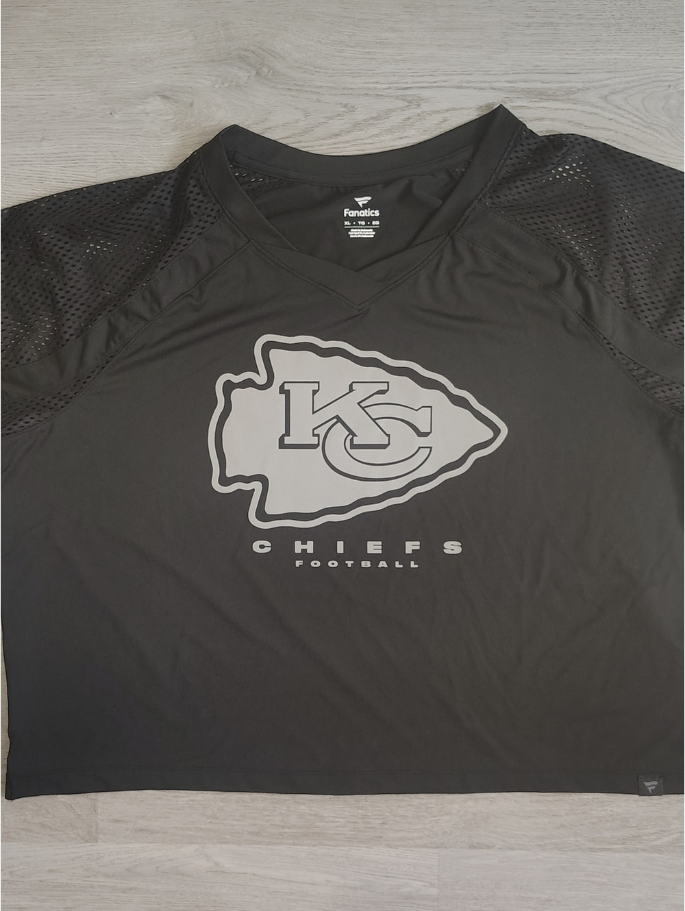 Kansas City Chiefs Fan Tee by Fanatics - Black with Gray Logo. Size XL